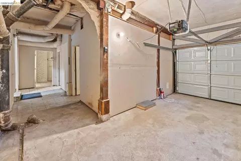 Entry Way - 2713 Ridge Rd, Berkeley, CA 94709 photo 2 of 2