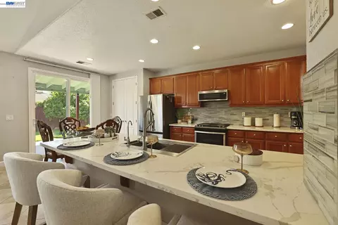 Kitchen - 1762 Ashtree Ct, Tracy, CA 95376 photo 4 of 6