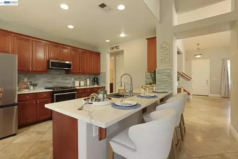 Kitchen - 1762 Ashtree Ct, Tracy, CA 95376 photo 3 of 6