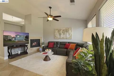 Living - 1762 Ashtree Ct, Tracy, CA 95376 photo 1 of 1