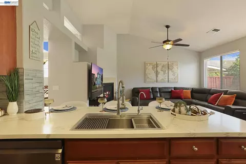 Kitchen - 1762 Ashtree Ct, Tracy, CA 95376 photo 6 of 6