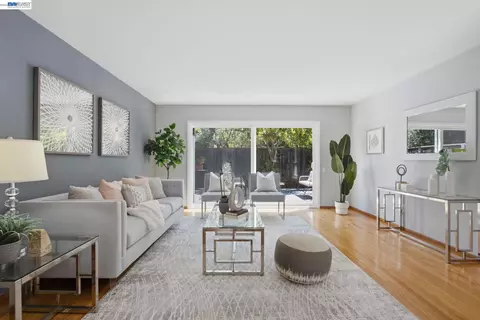 Living - 2603 Benvenue Ave #3, Berkeley, CA 94704 photo 1 of 3