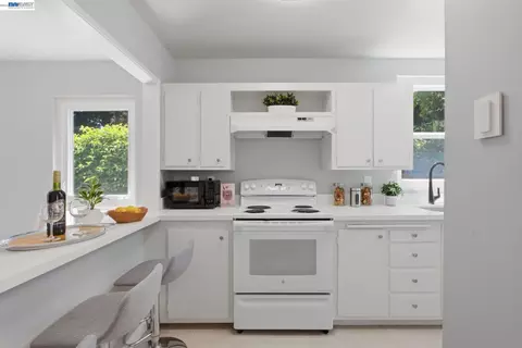 Kitchen - 2603 Benvenue Ave #3, Berkeley, CA 94704 photo 1 of 3