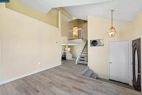 Entry Way - 1007 Valley Oak Way, Fairfield, CA 94533 photo 1 of 3