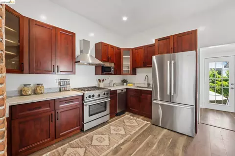 Kitchen - 344 Peralta St, Oakland, CA 94607 photo 2 of 6