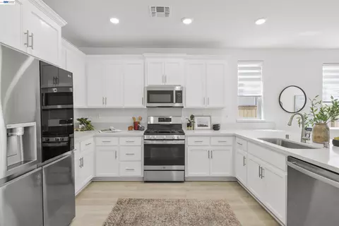 Kitchen - 4308 Mascon Dr, Folsom, CA 95630 photo 1 of 1
