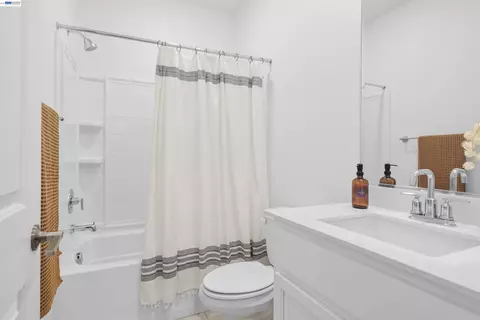 Bath - 4308 Mascon Dr, Folsom, CA 95630 photo 5 of 5