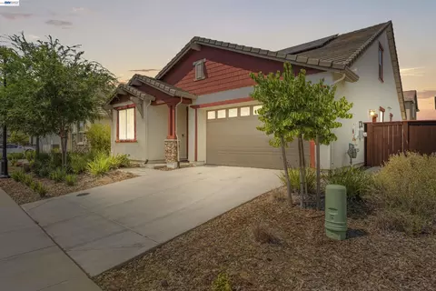 Exterior - 4308 Mascon Dr, Folsom, CA 95630 photo 4 of 7