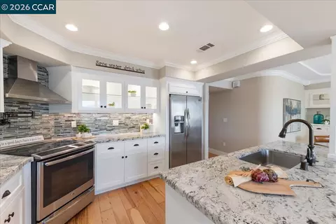 2501 Pine Knoll Dr #8, Walnut Creek, CA 94595