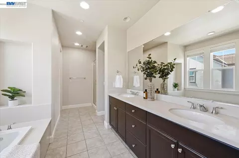 Bath - 4360 Panorama Dr, Dublin, CA 94568 photo 2 of 2