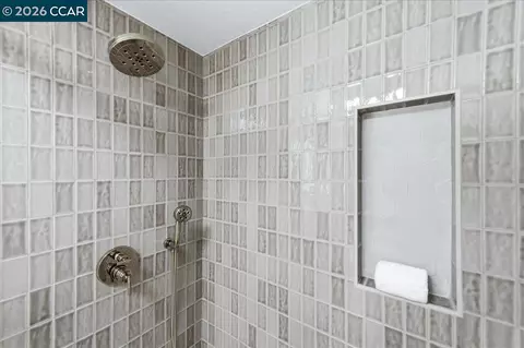 Bath - 461 Saint Regis Dr, Danville, CA 94526 photo 6 of 8