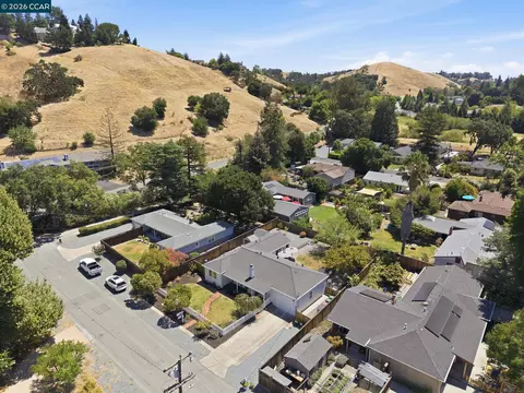 View/Area - 8 Lander Dr, Martinez, CA 94553 photo 9 of 11