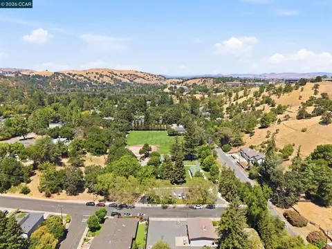 View/Area - 8 Lander Dr, Martinez, CA 94553 photo 4 of 11
