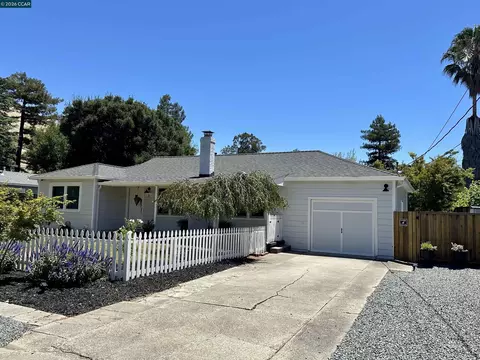 8 Lander Dr, Martinez, CA 94553 photo 2