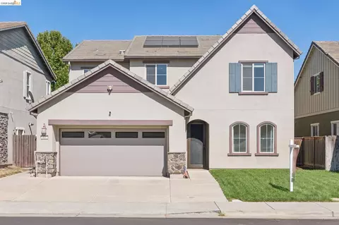 Exterior - 320 Heritage Ln, Dixon, CA 95620 photo 2 of 13