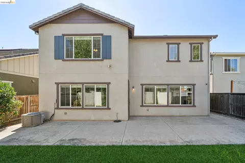 Exterior - 320 Heritage Ln, Dixon, CA 95620 photo 13 of 13