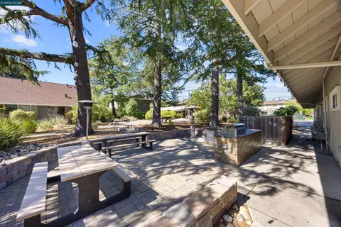 Exterior - 36 Miramonte Dr, Moraga, CA 94556 photo 4 of 5