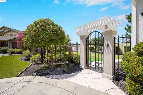 Exterior - 227 Olivia Ct, San Ramon, CA 94582 photo 5 of 20