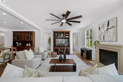 Living - 227 Olivia Ct, San Ramon, CA 94582 photo 2 of 5
