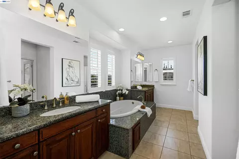 Bath - 227 Olivia Ct, San Ramon, CA 94582 photo 3 of 6