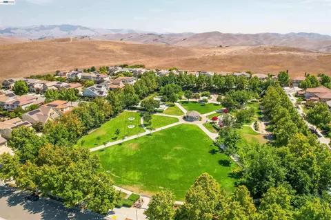 View/Area - 227 Olivia Ct, San Ramon, CA 94582 photo 8 of 10