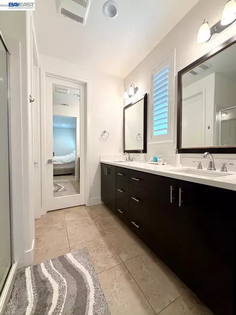 Bath - 2181 Donnells Ln, Dublin, CA 94568 photo 2 of 6
