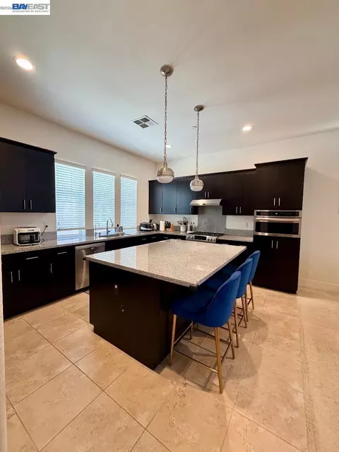 Kitchen - 2181 Donnells Ln, Dublin, CA 94568 photo 2 of 3