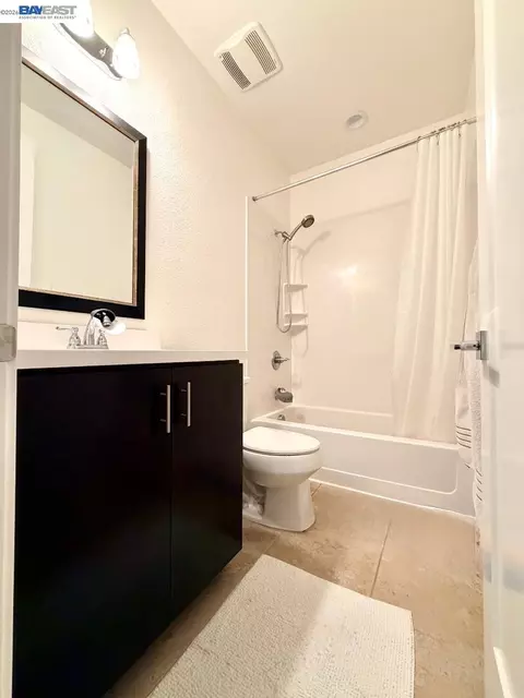Bath - 2181 Donnells Ln, Dublin, CA 94568 photo 6 of 6