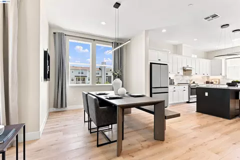 Dining - 8540 Tailwind Ave, Newark, CA 94560 photo 1 of 3