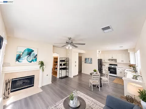 Living - 2135 Devin Ct, Tracy, CA 95376 photo 3 of 5