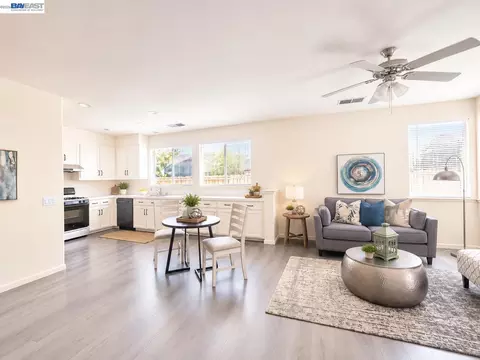 Living - 2135 Devin Ct, Tracy, CA 95376 photo 5 of 5