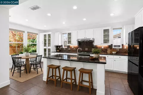Kitchen - 5210 S Montecito Dr, Concord, CA 94521 photo 1 of 7