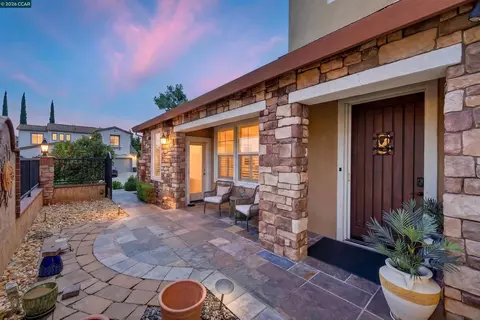 Exterior - 5210 S Montecito Dr, Concord, CA 94521 photo 3 of 12