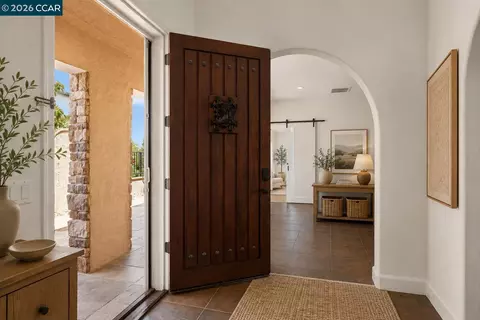 Entry Way - 5210 S Montecito Dr, Concord, CA 94521 photo 3 of 15