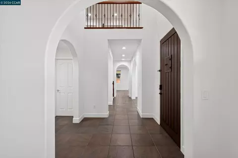 Entry Way - 5210 S Montecito Dr, Concord, CA 94521 photo 2 of 15