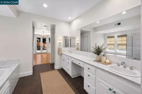 Bath - 5210 S Montecito Dr, Concord, CA 94521 photo 3 of 11