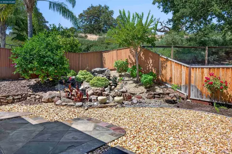 Exterior - 5210 S Montecito Dr, Concord, CA 94521 photo 10 of 12