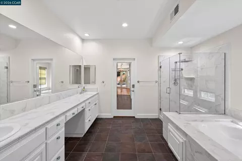 Bath - 5210 S Montecito Dr, Concord, CA 94521 photo 2 of 11