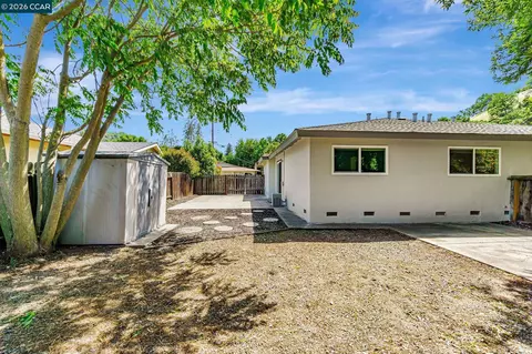 Exterior - 141-143 Gilbert Ct, Martinez, CA 94553 photo 4 of 9