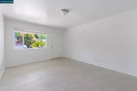 Living - Gilbert Ct, Martinez, CA 94553 photo 2 of 5
