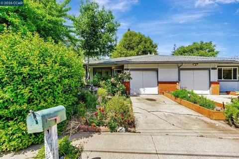 Exterior - Gilbert Ct, Martinez, CA 94553 photo 2 of 9