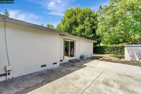 Exterior - Gilbert Ct, Martinez, CA 94553 photo 4 of 9