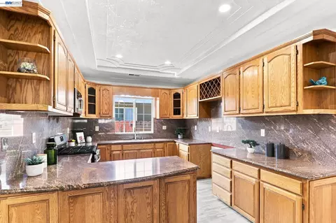 Kitchen - 36751 Bishop St, Newark, CA 94560 photo 2 of 3