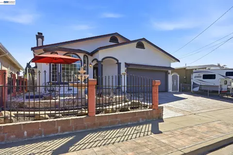 Exterior - 36751 Bishop St, Newark, CA 94560 photo 3 of 10
