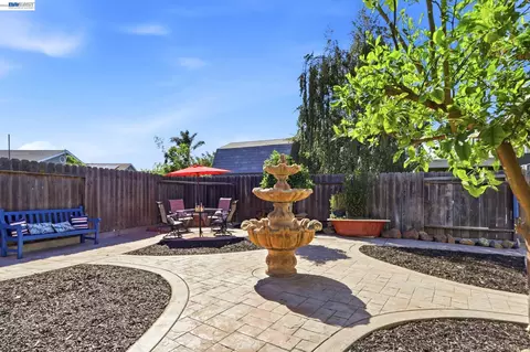 Exterior - 36751 Bishop St, Newark, CA 94560 photo 7 of 10