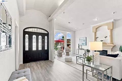 Entry Way - 36751 Bishop St, Newark, CA 94560 photo 2 of 3