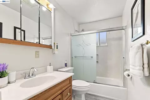 Bath - 36751 Bishop St, Newark, CA 94560 photo 2 of 2