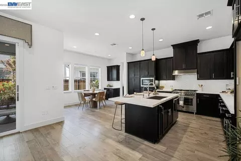Kitchen - 39481 Squirrel Rd, Newark, CA 94560 photo 3 of 8