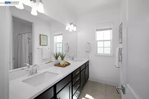Bath - 39481 Squirrel Rd, Newark, CA 94560 photo 2 of 7