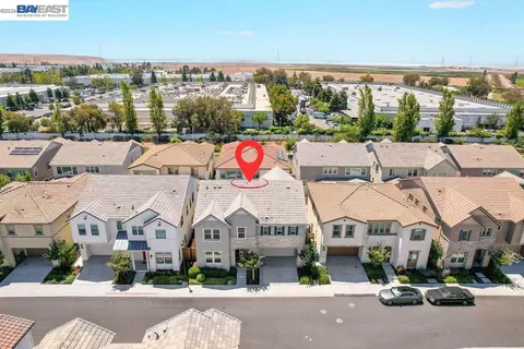 View/Area - 39481 Squirrel Rd, Newark, CA 94560 photo 1 of 3